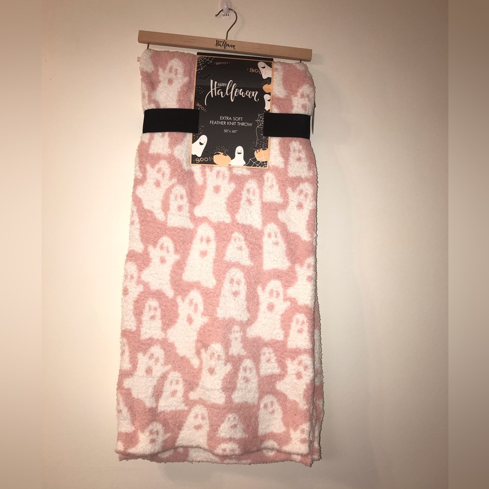 Pink Ghost Halloween Blanket